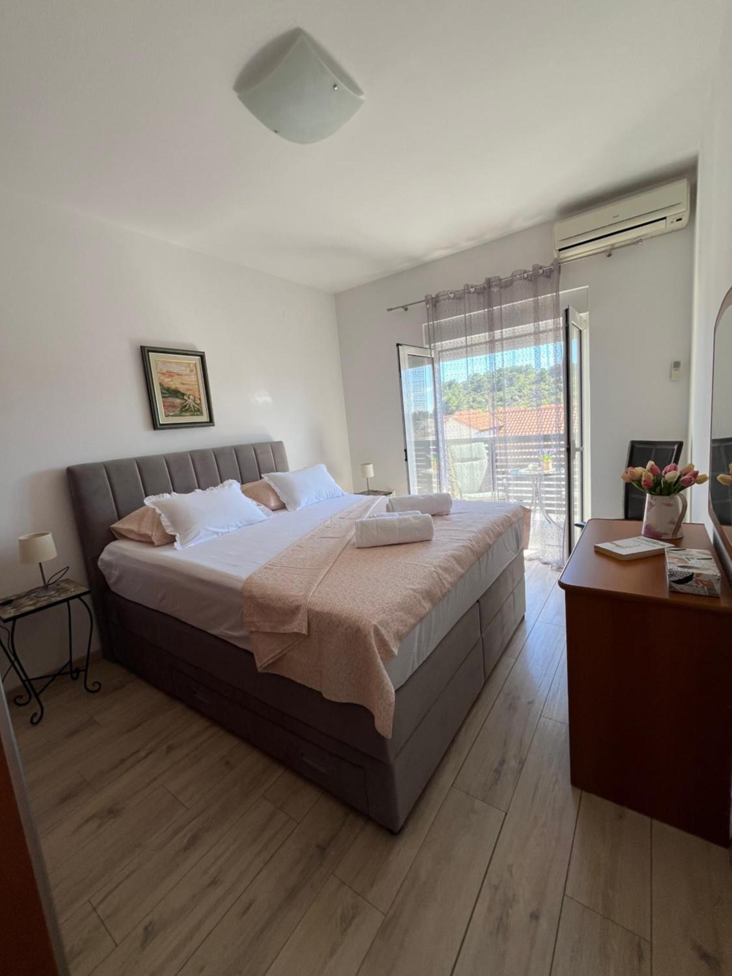 Apartment Bozo Hvar Town Exterior photo